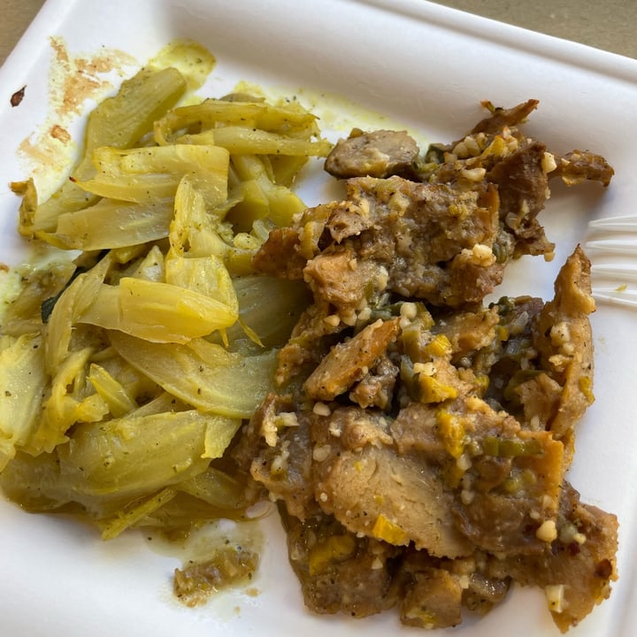 photo of Mangia la Foglia bio srl Seitan con nocciole e finocchi al curry shared by @hwi-noree on  17 Mar 2024 - review