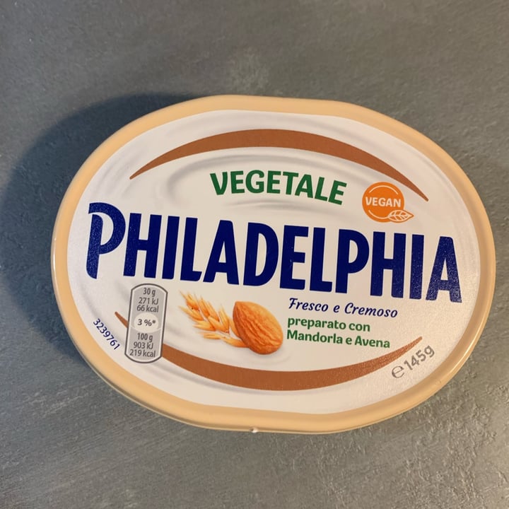 photo of Philadelphia Almond & Oat Based shared by @gaia32 on  12 Nov 2024 - review