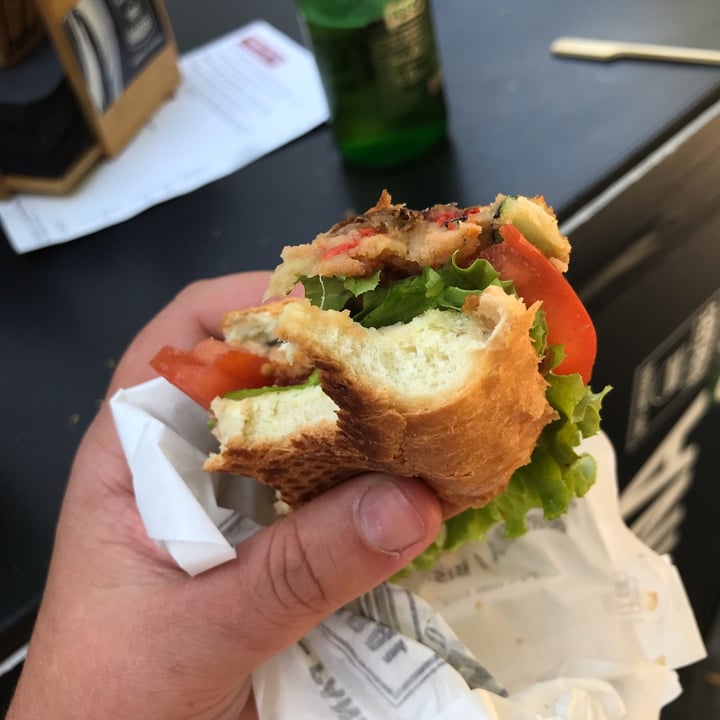 photo of L'Officina Easy panino vegano shared by @silviaco on  10 Oct 2023 - review