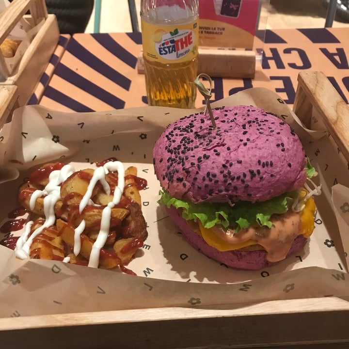photo of Flower Burger cherry bomb burger shared by @cibosanoebuono on  02 Dec 2023 - review