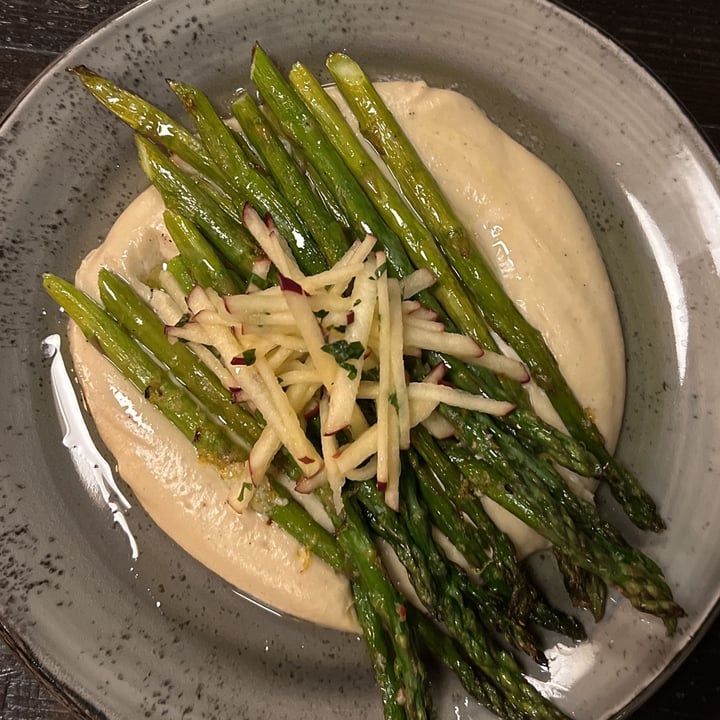 photo of Eritage Resort and Restaurant Asparagus And Hummus shared by @herbivoracious on  13 Apr 2024 - review