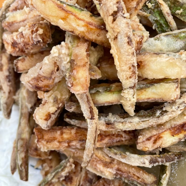 photo of Μανταλάκι Καφέ Μεζεδοπωλείο Fried Zucchini Sticks shared by @argiroulios on  07 Apr 2024 - review