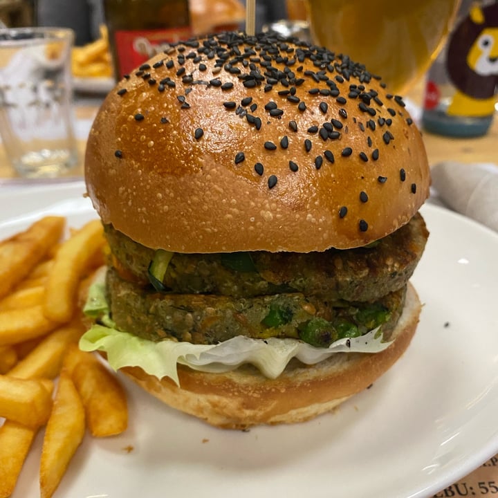 photo of Monangi Brew Pub vegan burger shared by @alecann on  10 Mar 2024 - review
