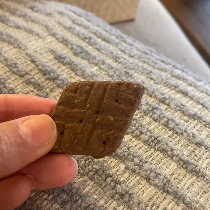 photo of Simple Mills Chocolate Brownie Sweet Thins shared by @islandbird on  12 Nov 2023 - review