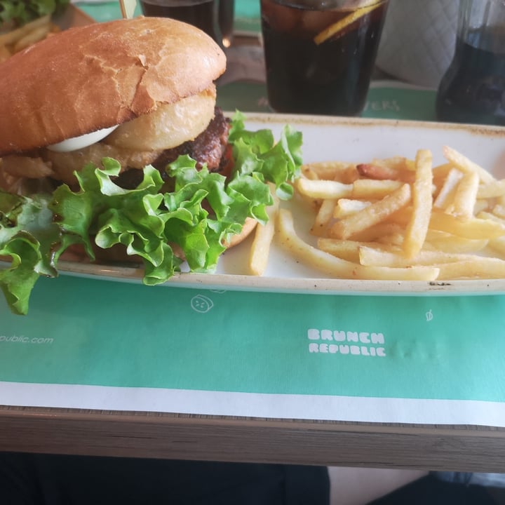 photo of Brunch Republic Treviso Vegan burger shared by @aleveganfoodlover on  13 May 2024 - review