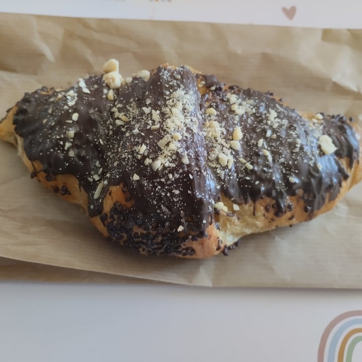 photo of Vonuts Vegan Croissant Choco-avellanas shared by @sam911bee on  31 Mar 2024 - review