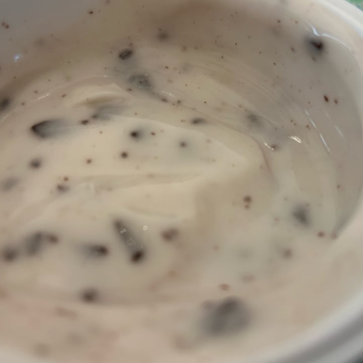 photo of Alpro yogurt coconut stracciatella shared by @parentesigraffa on  06 May 2025 - review