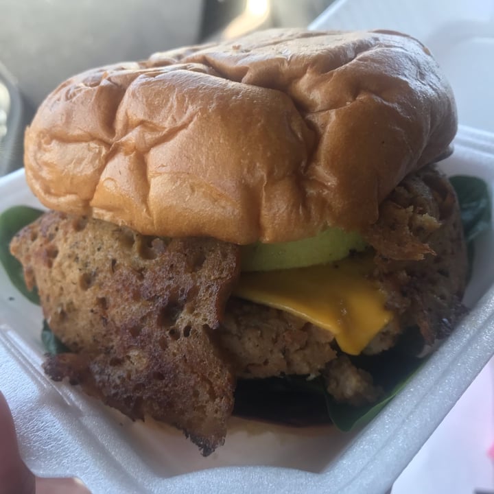 photo of Zammy's Vegan Kitchen Brunch Burger shared by @arronlee on  31 May 2024 - review