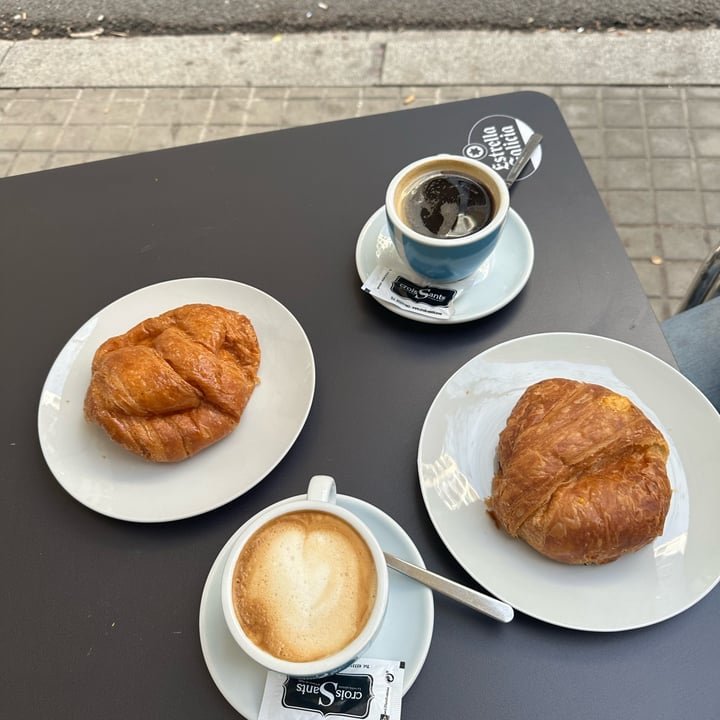 photo of CroisSants Croissant de chocolate negro shared by @paulamayool on  15 Jan 2024 - review