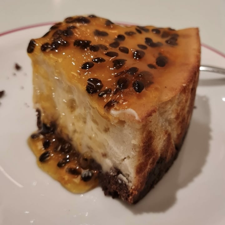 photo of Gordo Vegano cheesecake de maracuyá shared by @alecomess on  09 Feb 2024 - review