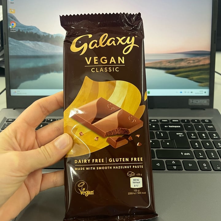 photo of Galaxy Vegan Classic (Made With Smooth Hazelnut Paste) shared by @fraulicia on  10 Mar 2024 - review