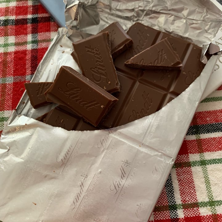photo of Lindt Classic Recipe OatMilk Chocolate shared by @hummingbirdgarden on  28 Jan 2024 - review