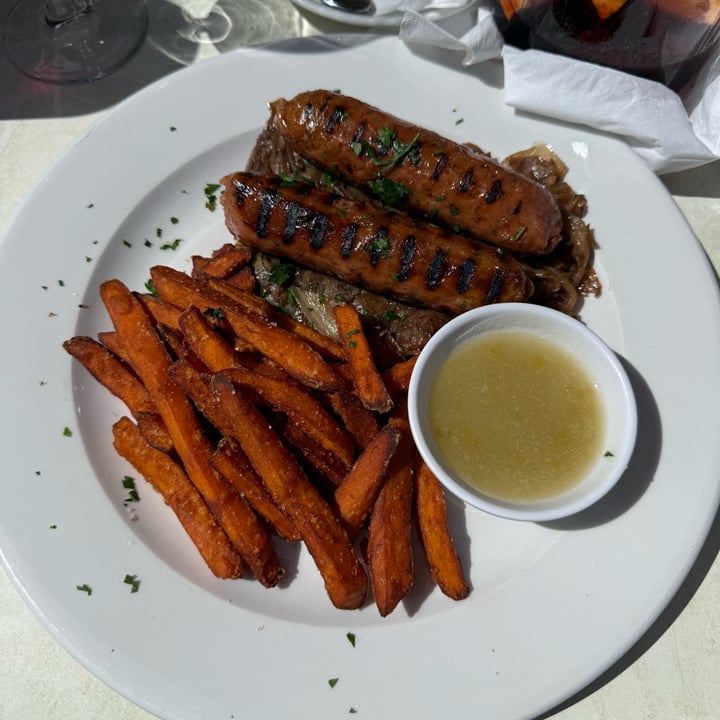 photo of Coogi's Restaurant & Tea Garden Beyond Sausages shared by @appleappleamanda on  01 Oct 2025 - review