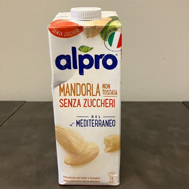 photo of Alpro bevanda mandorla senza zuccheri shared by @anto- on  01 Oct 2023 - review