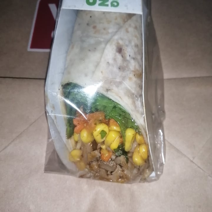 photo of vida e caffè Farrarmere Square Asian BBQ Ch*cken Wrap shared by @kaytiekoo on  05 Dec 2023 - review