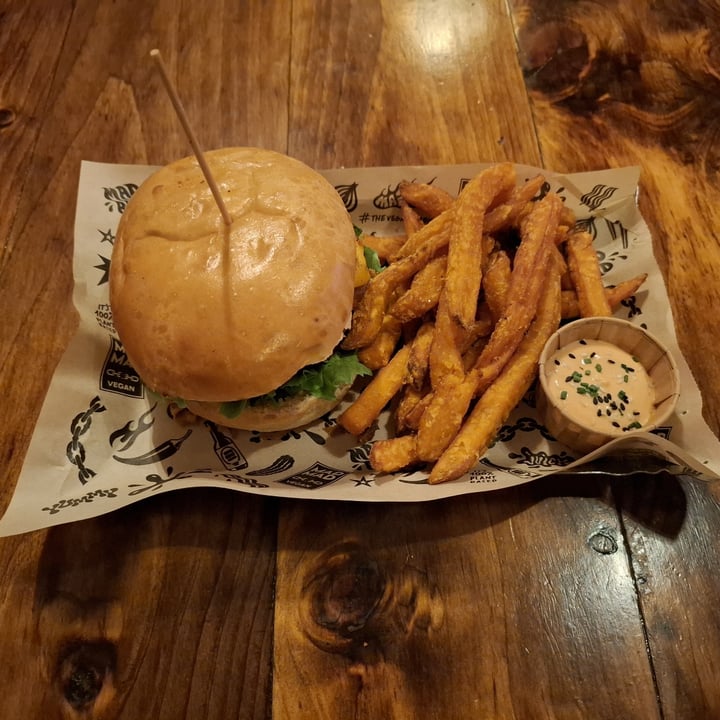 photo of Mad Mad Vegan Burger Rock'n Chick'n shared by @sheerabs on  27 Feb 2025 - review
