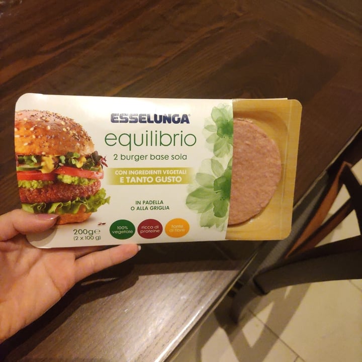 photo of Esselunga equilibrio burger di soia shared by @jessiveneziani on  15 Mar 2024 - review