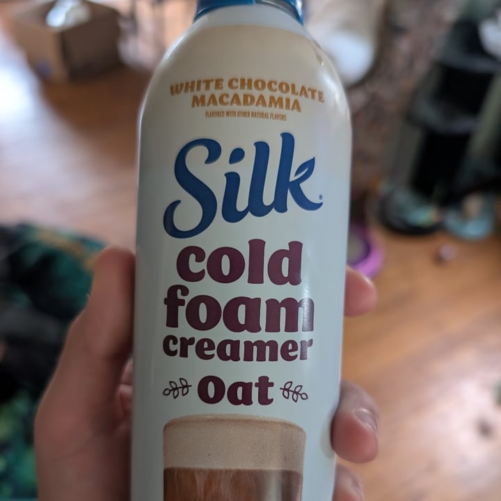 photo of Silk Cold foam creamer oat white chocolate macadamia shared by @kornclown7 on  06 Jun 2025 - review