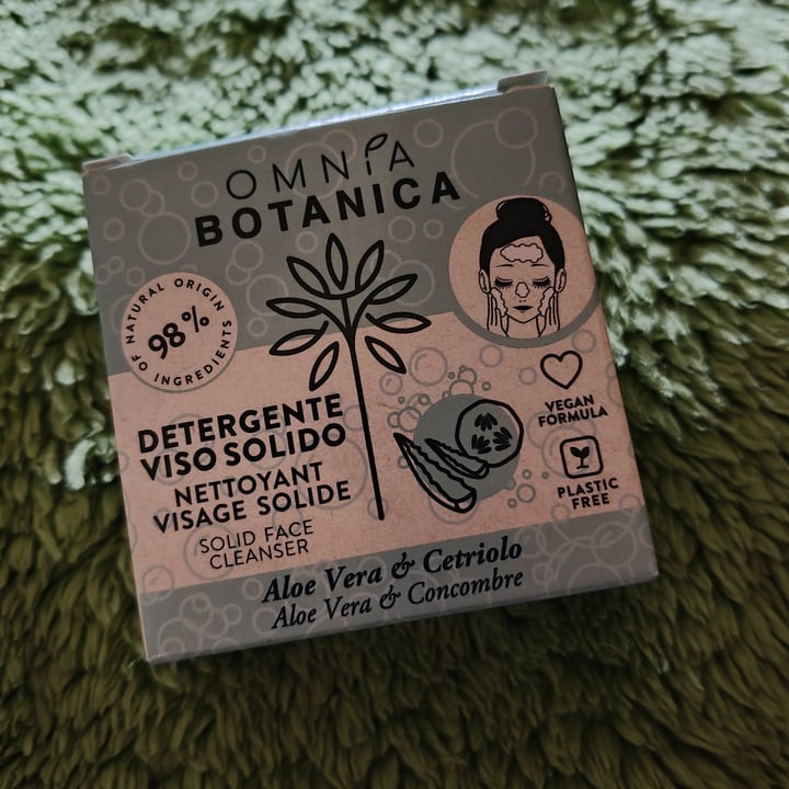 photo of Omnia Botanica Detergente Viso Solido Aloe e Cetriolo shared by @artemisianera on  06 May 2025 - review