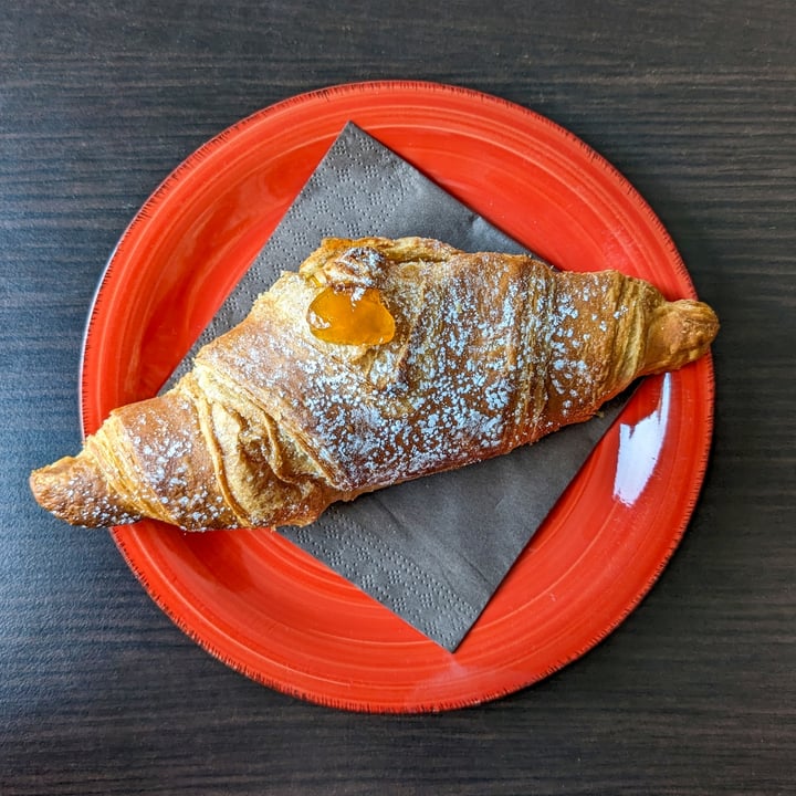 photo of New bigi bar Croissant all'albicocca shared by @davide on  16 Feb 2024 - review