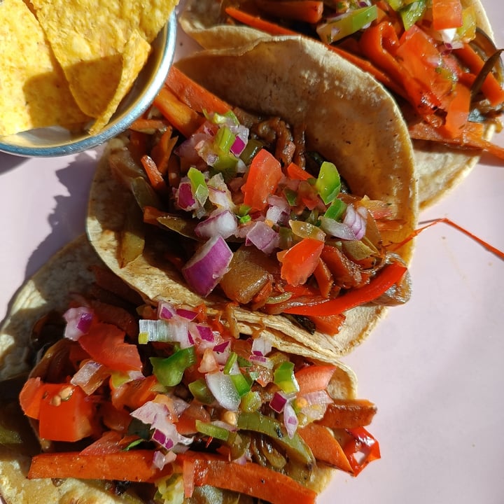 photo of Callejero tacos with vegetables shared by @nvf02 on  05 Feb 2024 - review
