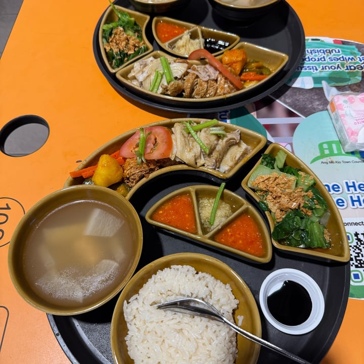 photo of 33 Vegetarian Food Healthy Vegetarian Chicken Rice Set shared by @jas-veg on  12 May 2025 - review