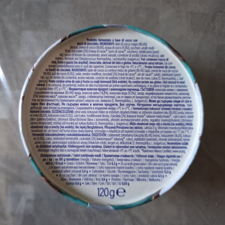 photo of Alpro yogurt coconut stracciatella shared by @mariversovegan on  23 Jul 2025 - review