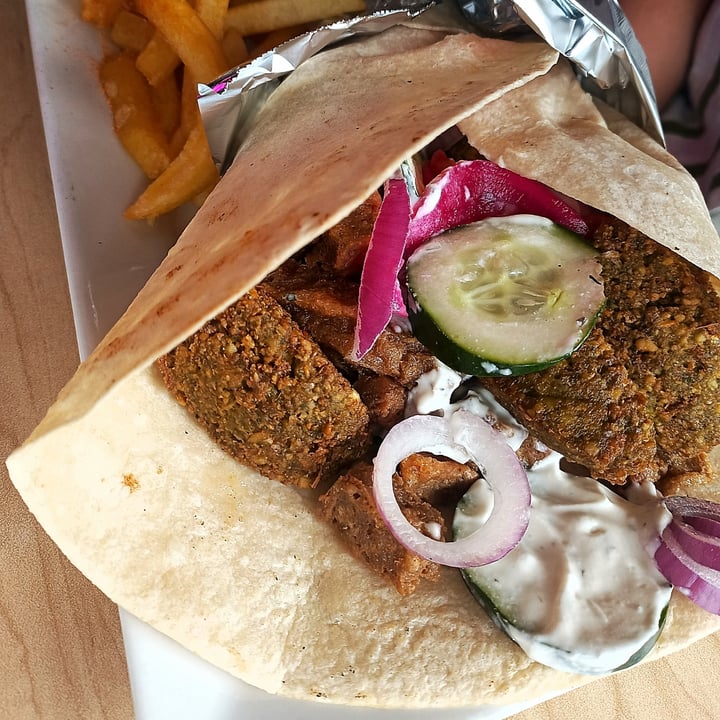 photo of La Cocinita Verde - Comida Vegana Shawarma Wrap with Fries shared by @ndmuse on  06 Oct 2025 - review