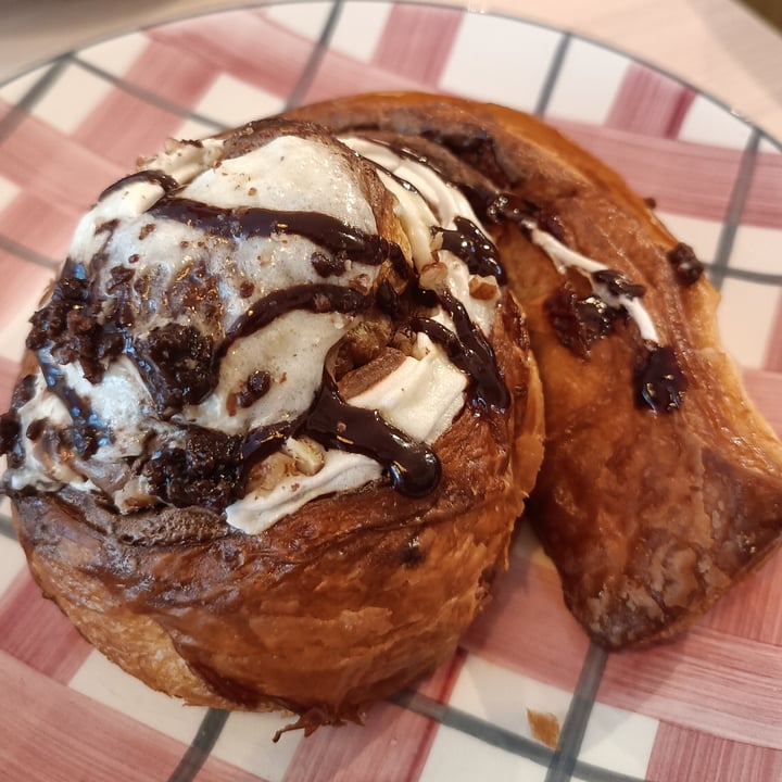 photo of Che Vegan café roll de chocolate shared by @tanialba on  17 Nov 2024 - review