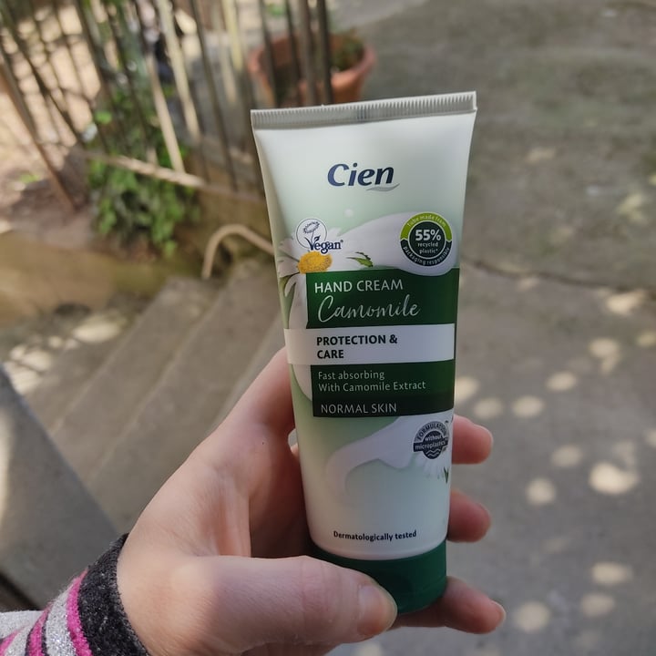 photo of Cien crema mani camomilla shared by @marydrago3 on  09 Apr 2024 - review