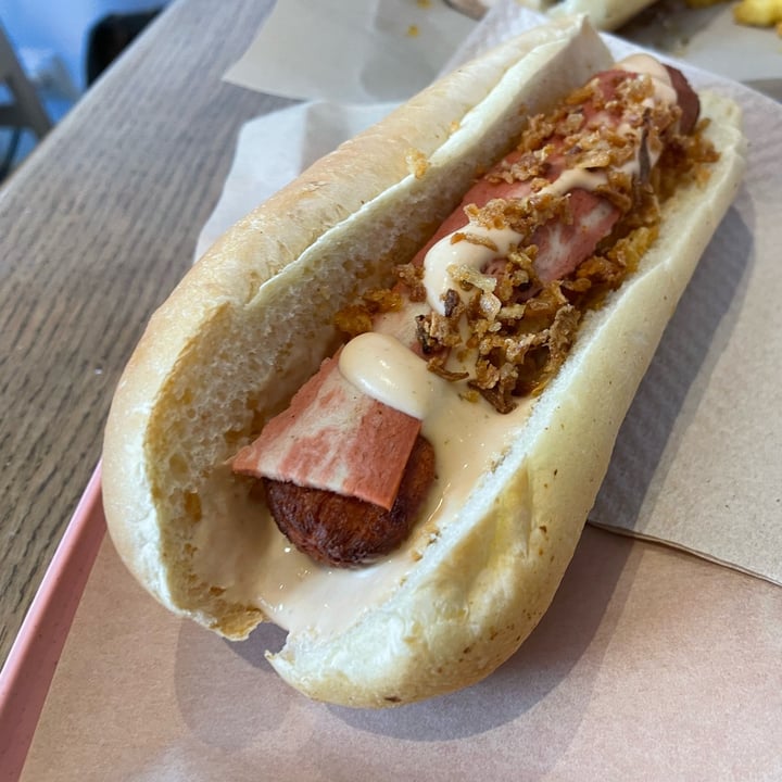 photo of Vbb House Hot & Cheesy (Hot Dog vegan) shared by @julieidk on  23 Apr 2024 - review