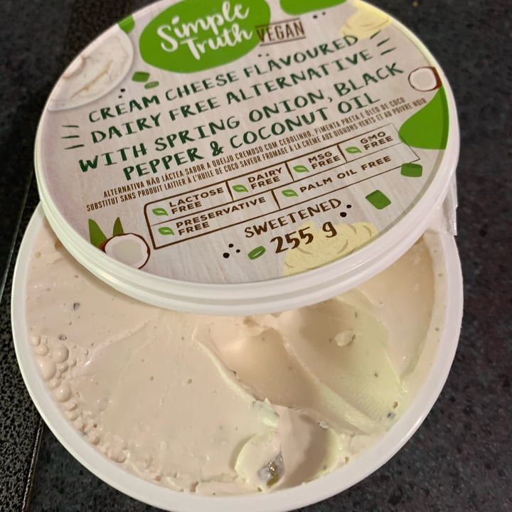 photo of Simple Truth cream cheese flavoured Dairy Free Alternative with Spring onion,  Black Pepper And Coconut Oil shared by @greendawning on  04 Aug 2024 - review
