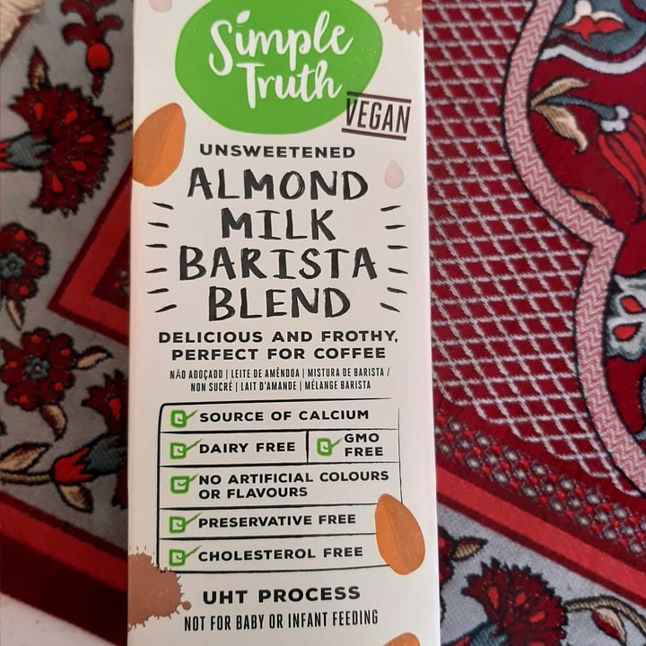 photo of Simple Truth Almond Milk Barista Blend Unsweetened shared by @helgabarnyard on  22 Oct 2023 - review