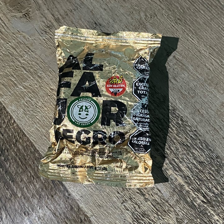 photo of Felices Las Vacas Alfajor Negro shared by @diiaaanav- on  08 Aug 2025 - review