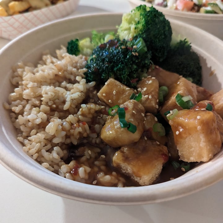 photo of Loving Hut Tso’s Tofu shared by @kristig on  04 Feb 2024 - review