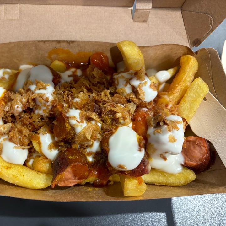 photo of Frittenwerk Vegan currywurst auf hausfritten +Mayo vegan shared by @cindylala on  27 Apr 2024 - review