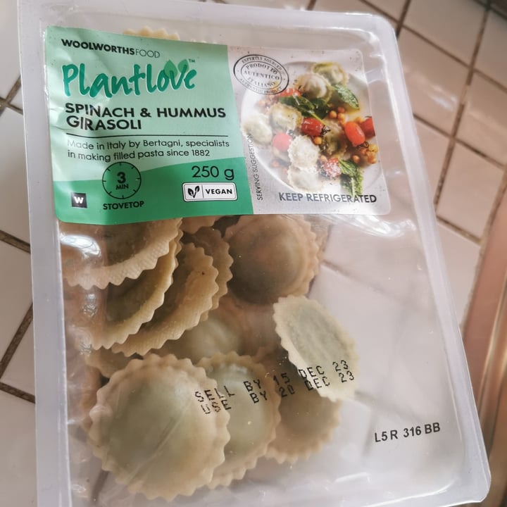 photo of Woolworths Food Spinach & Hummus Vegan Ravioli shared by @vickysveganry on  02 Dec 2023 - review