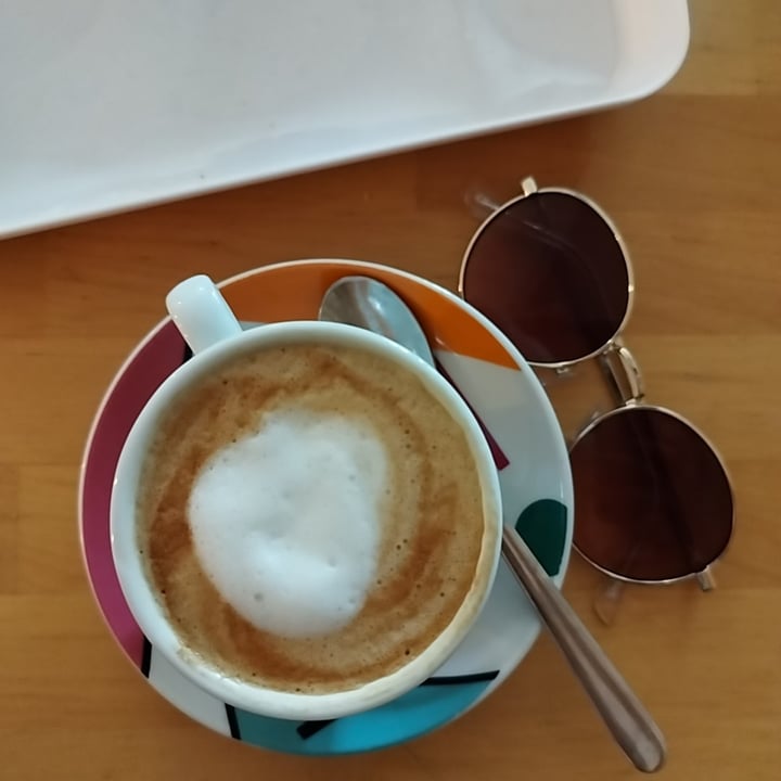 photo of Amato - Pinseria Pasticceria Gelateria Cappuccino con Latte Di Mandorla shared by @salsaponsu on  17 Aug 2023 - review