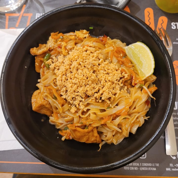 photo of Nosh - Specialità Asiatiche pad thai vegano shared by @blavinia on  24 Mar 2024 - review