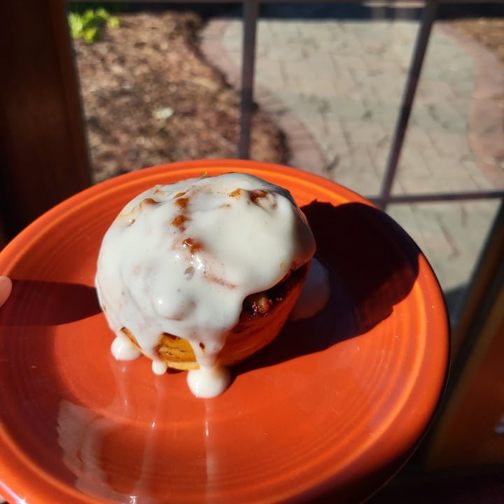 photo of The LaFayette Place Cinnamon Roll shared by @acastillon on  09 Feb 2024 - review