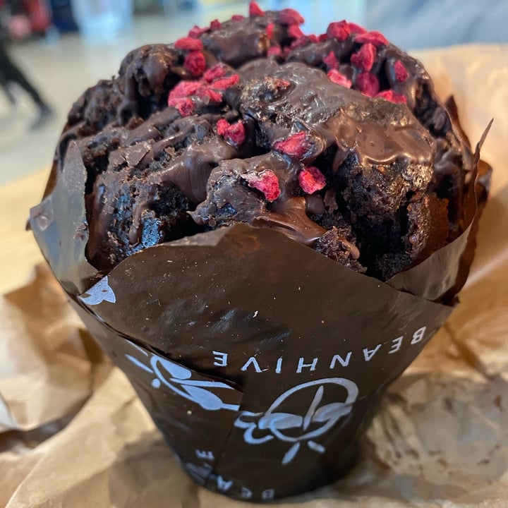 photo of Beanhive coffee Chocolate Raspberry Muffin shared by @meganthevegetable on  07 May 2024 - review