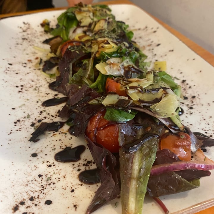 photo of Pizzi & Dixie ensalada shared by @quinn06 on  04 Jul 2025 - review