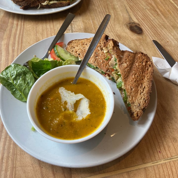 photo of Bluestone Gift Shops Chick’n Pesto Mozzarella Toastie shared by @brandonthefruit on  22 Jul 2025 - review