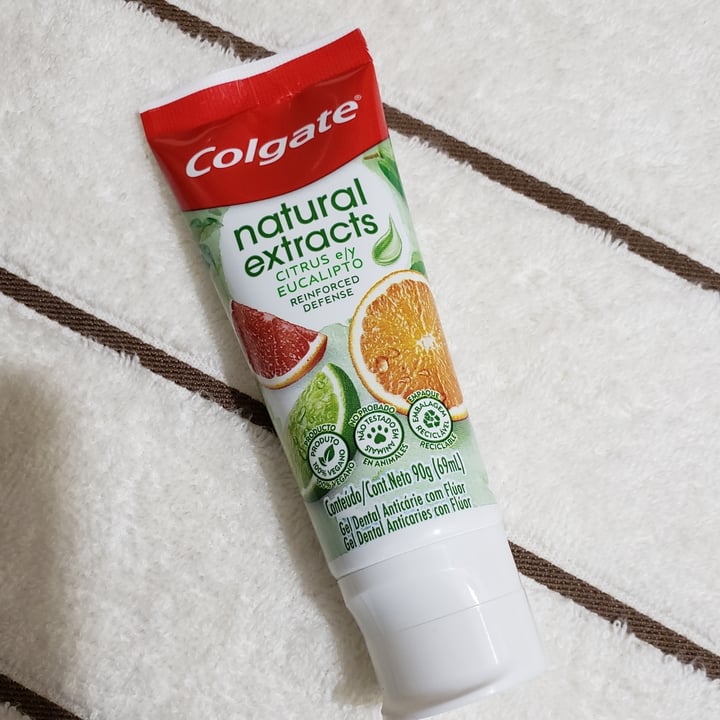 photo of Colgate Gel Dental Natural Extracts Citrus e Eucalipto shared by @vrgvegana on  10 Jul 2024 - review