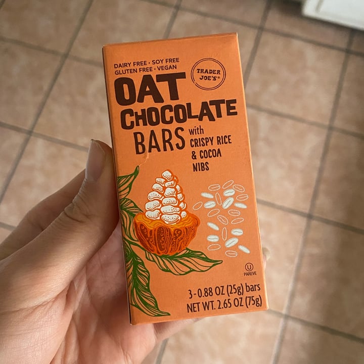 photo of Trader Joe's Oat Chocolate Bars with Crispy Rice and Cocoa Nibs shared by @jetfueljuliette on  22 Jan 2024 - review