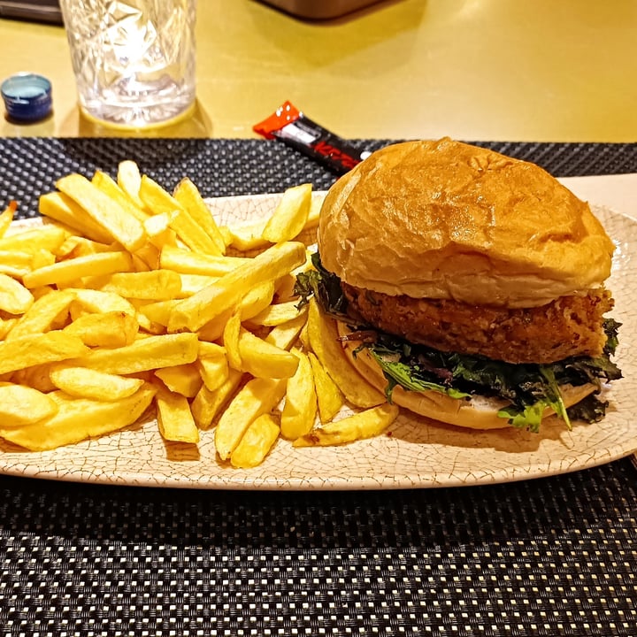 photo of Dona Francesinha Porto Hamburger di Quinoa shared by @ilabonvy on  12 May 2024 - review