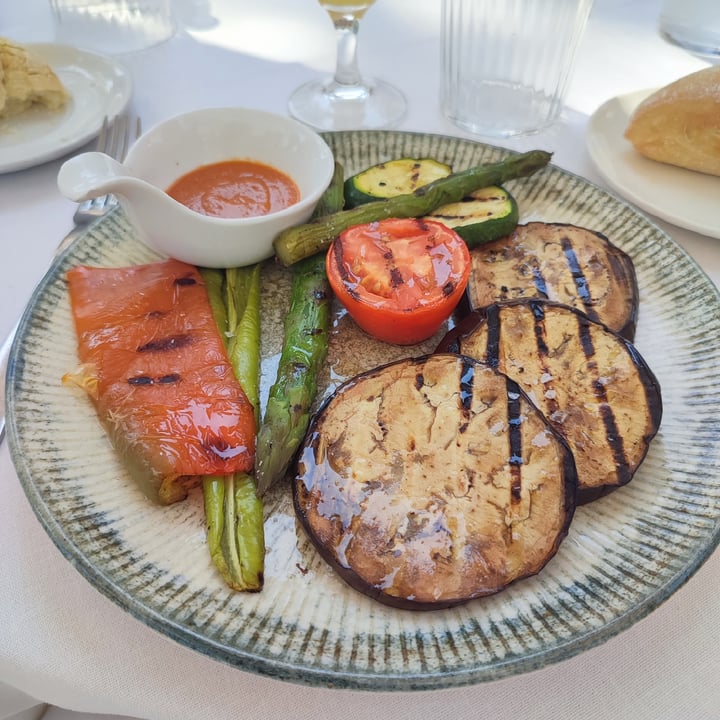 photo of Restaurant Es Portió Graellada de verduras shared by @veggievallde on  17 Aug 2025 - review