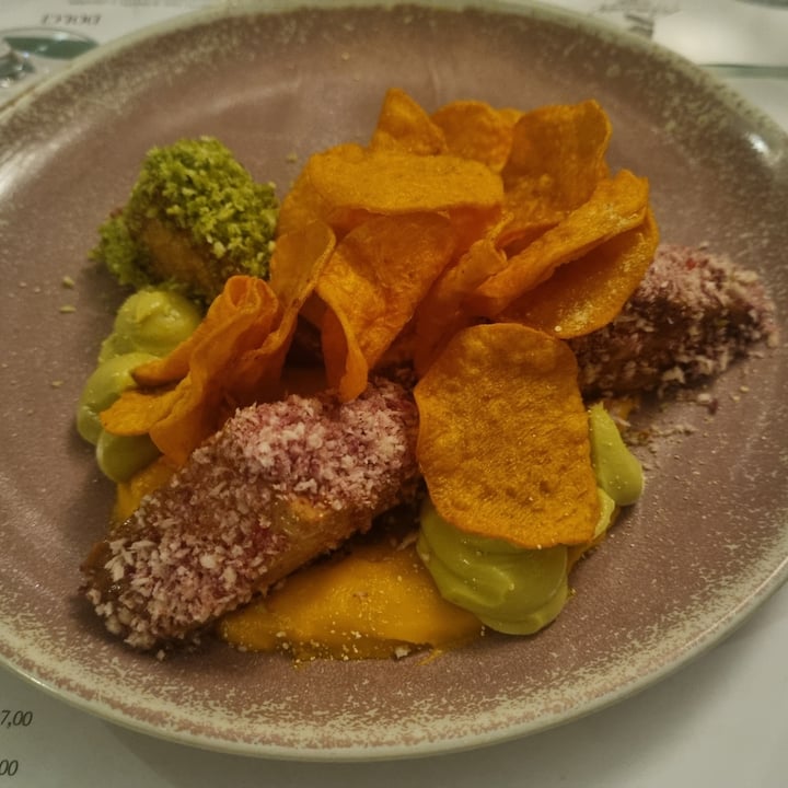 photo of Romeow Cat Bistrot Tofu bio Otani su crema di avocado, chips e purea di patata dolce agrumata shared by @hain on  28 Aug 2023 - review