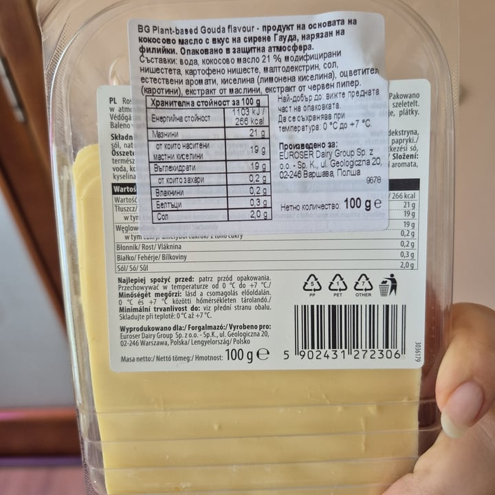 photo of DeliQ daily plant Plant-based gouda flavor shared by @flouredfingers on  13 Jul 2025 - review