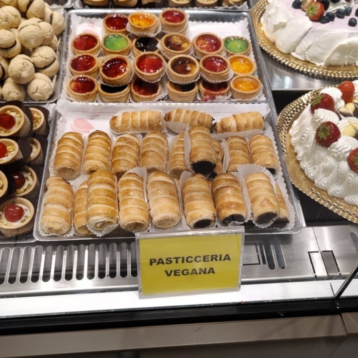 photo of Il Gigante Supermercati Pasticcini shared by @stefymeroni on  06 Jan 2024 - review